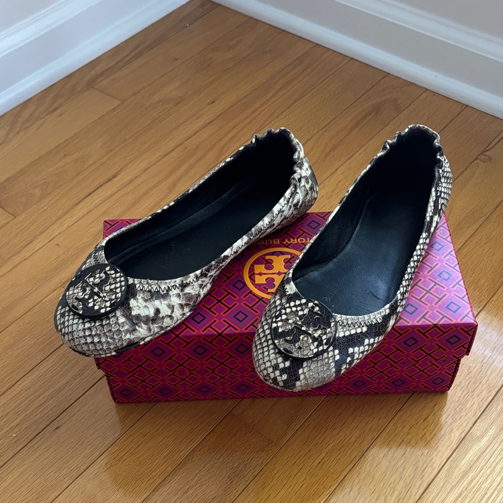 Tory Burch Black and Cream Patterned Flats